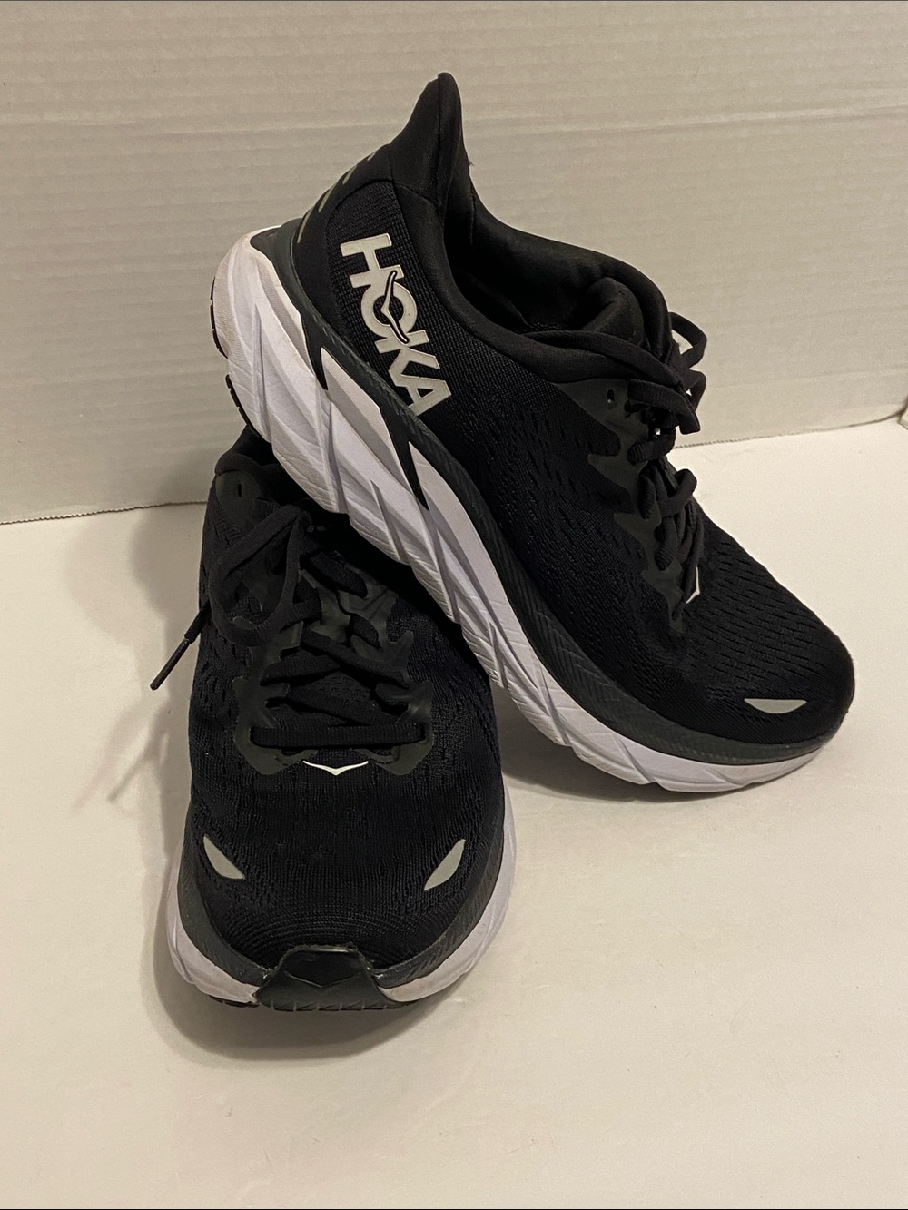Hoka One One Clifton 8 running shoes in popular Black White Athletic Size 8 B